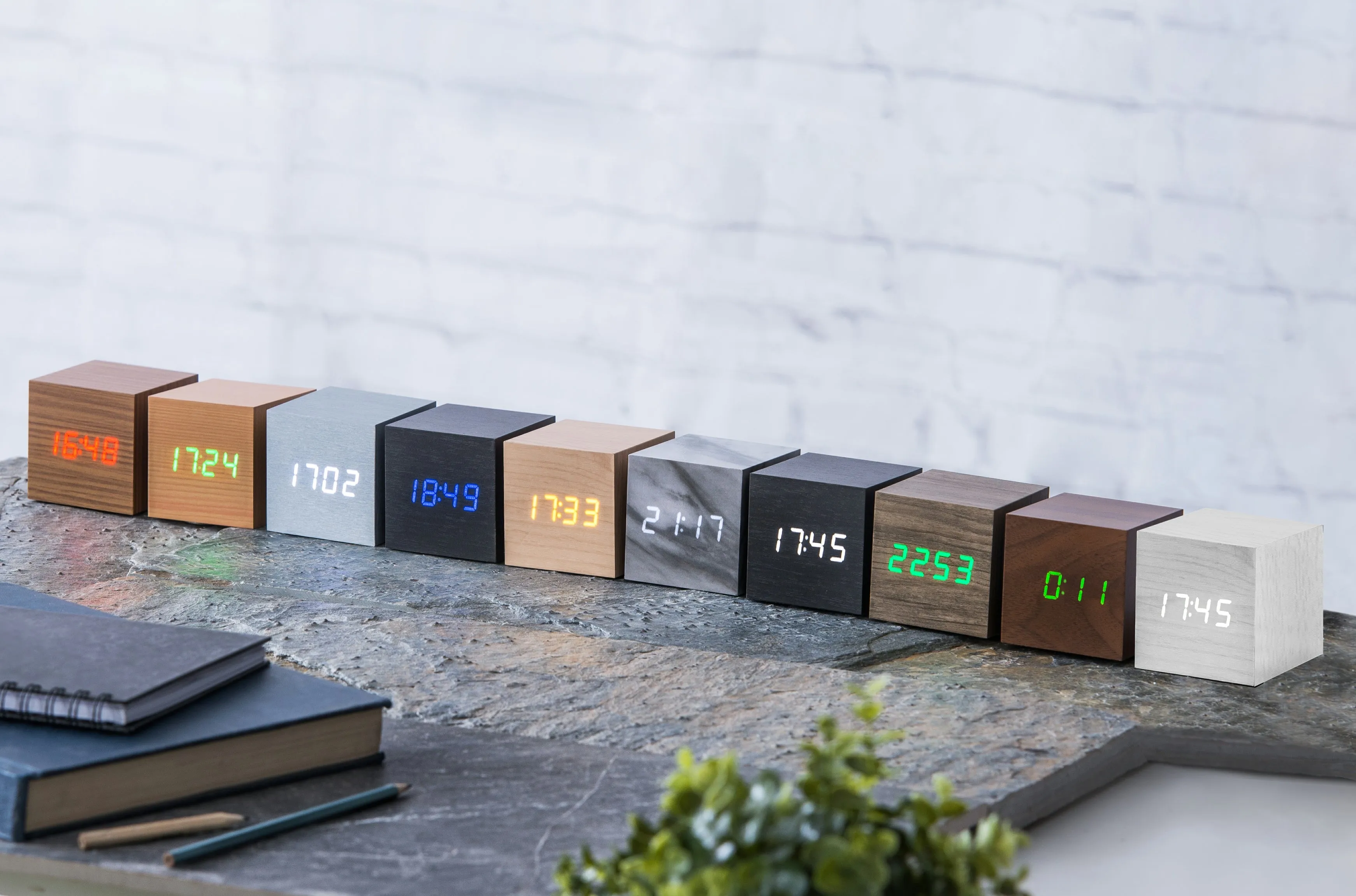 Cube Click Clock - Aluminium