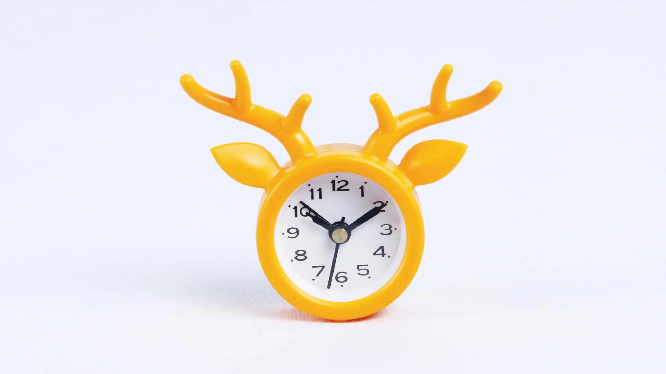 fab5 Decorative Plastic Deer Shape Table Clock (Orange)