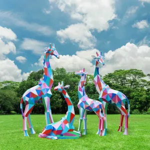 FINEST Colorful Geometric Giraffe Family Fiberglass Sculpture Set FF-021