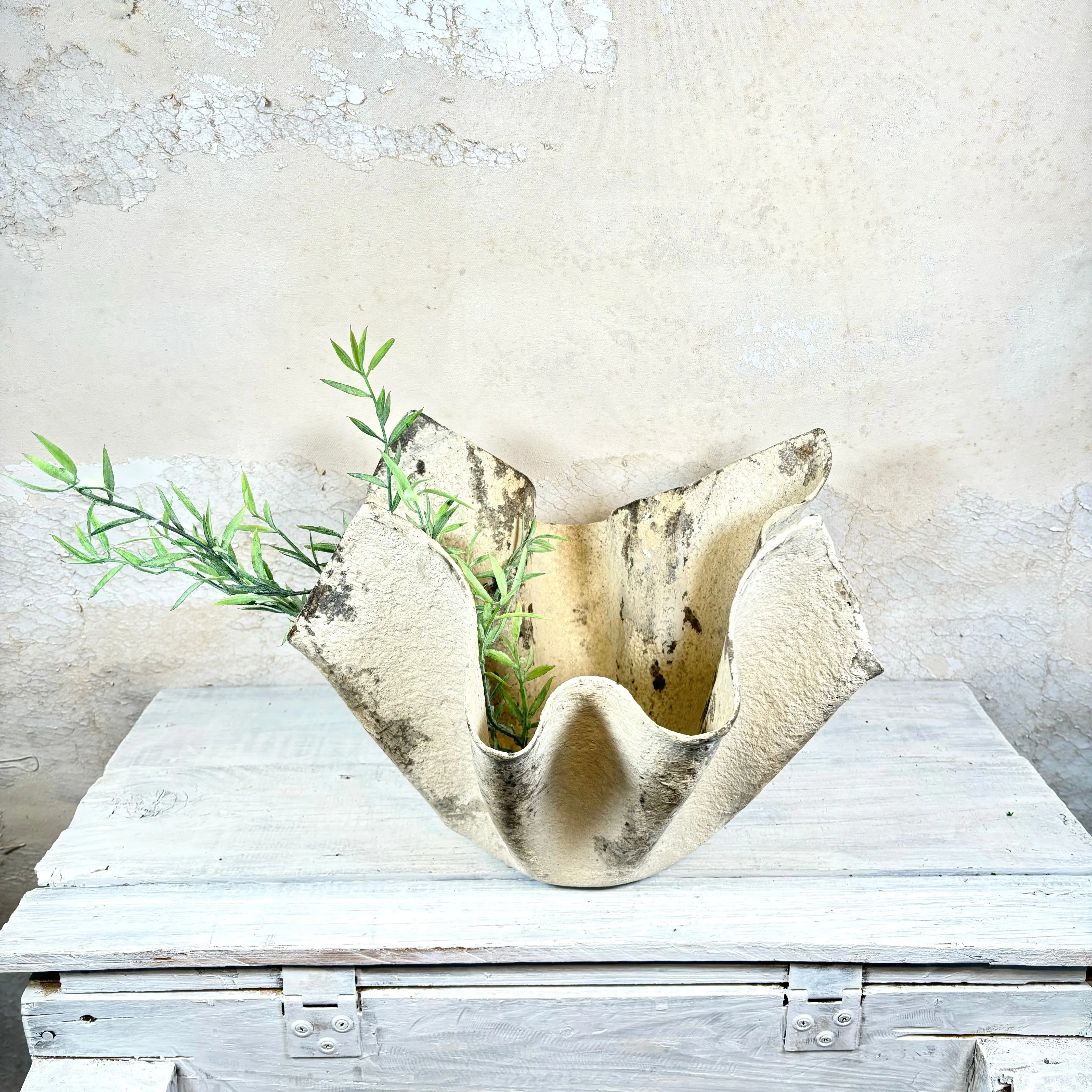 Mouchoir Resin Planter White