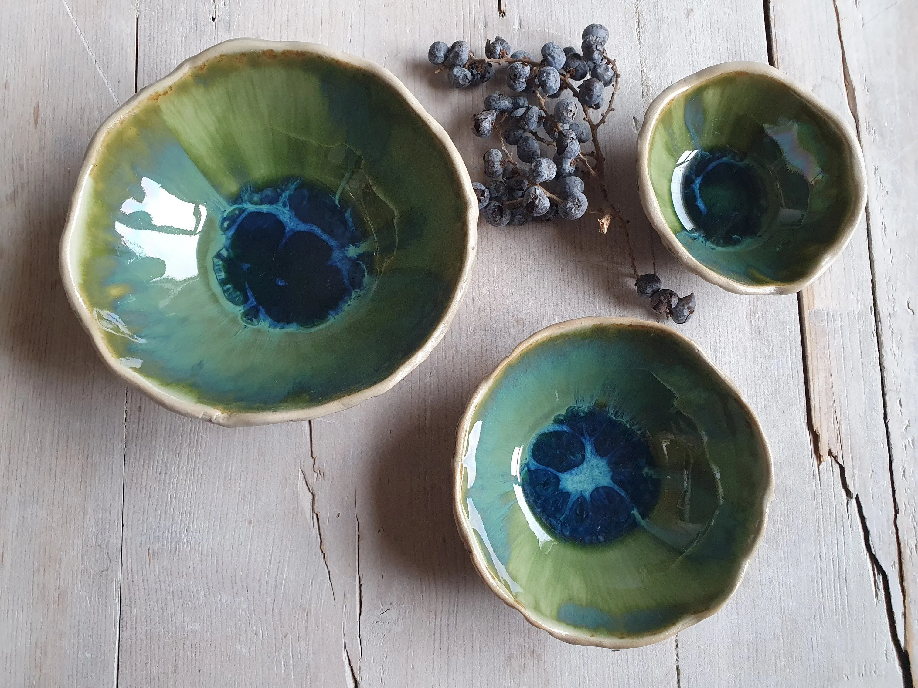 Small set nesting bowls