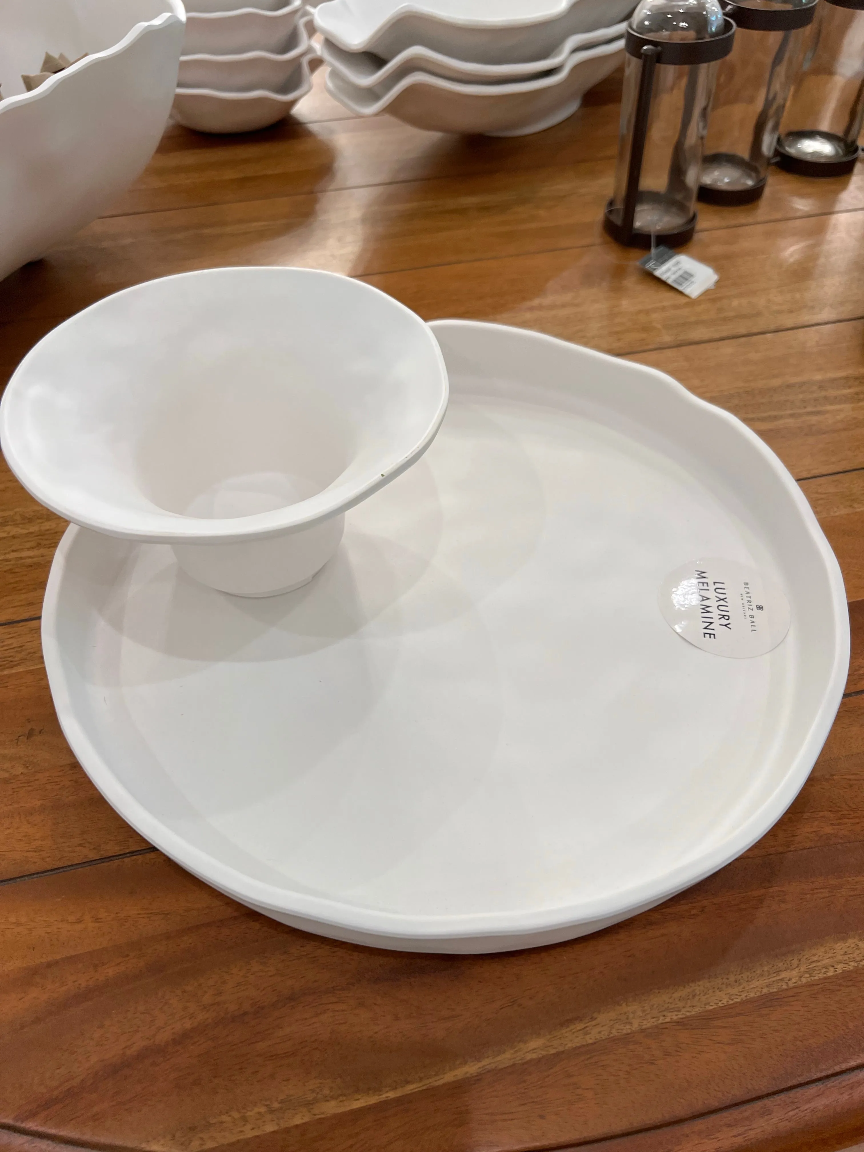 Vida Nube Round Pedestal Cake Plate